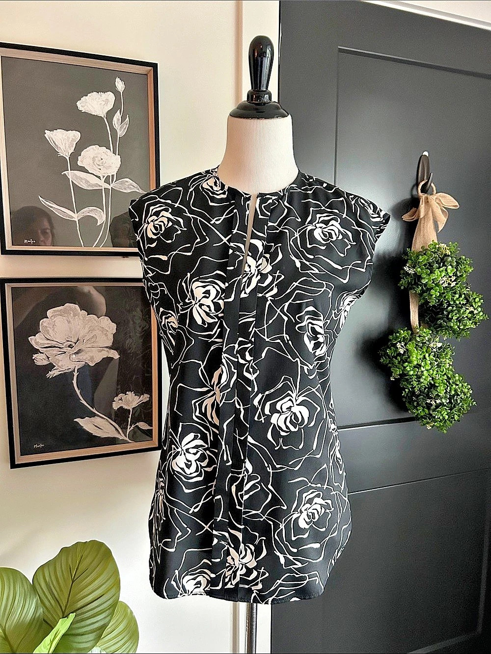 Lauren Ralph Lauren Floral Blouse in Black & White Small Like New